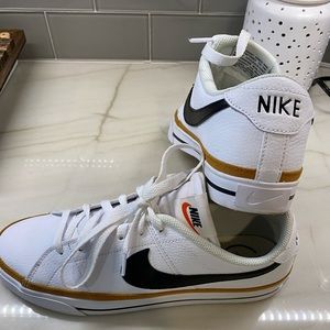 Men’s/Women’s Nike Court Legacy Next Nature Sneaker!